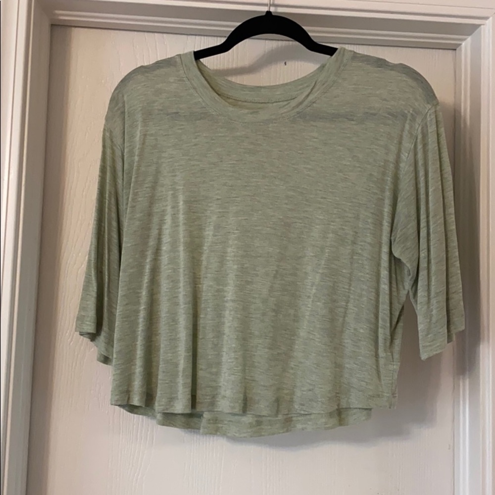 Alo Yoga Flowy Crop Tee